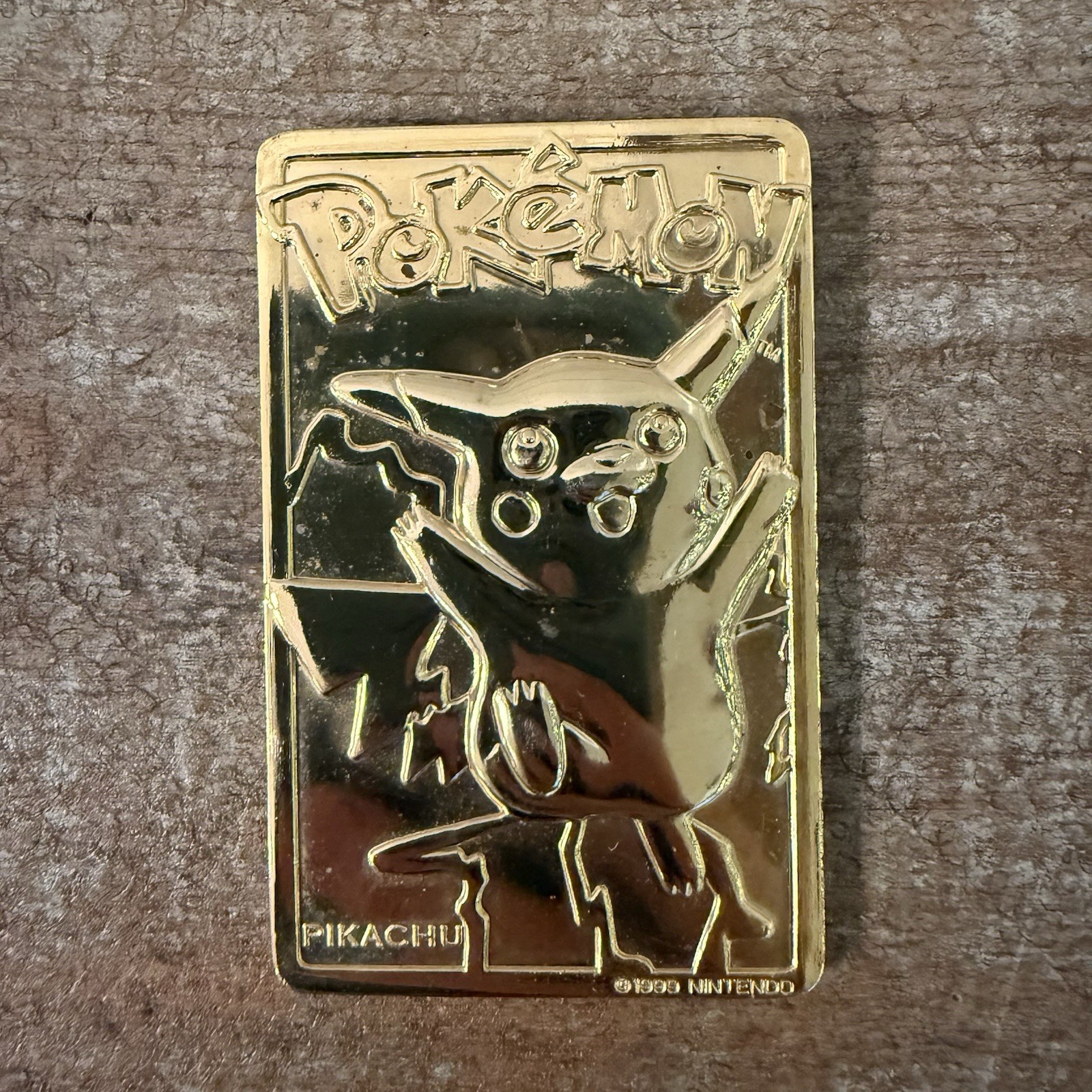 Pokemon 1999 Nintendo 23K Gold Plated Trading Card #25