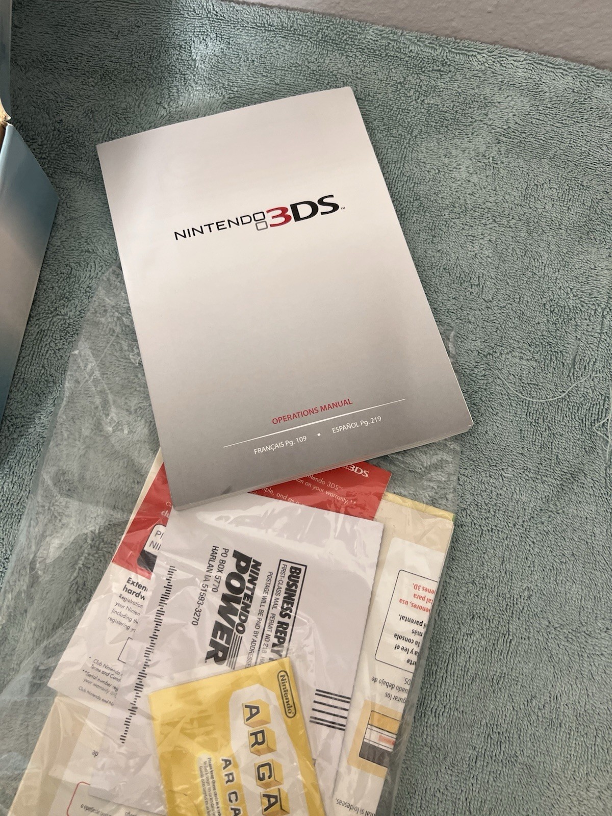 Nintendo 3DS Handheld System – Aqua Blue LK NU Box