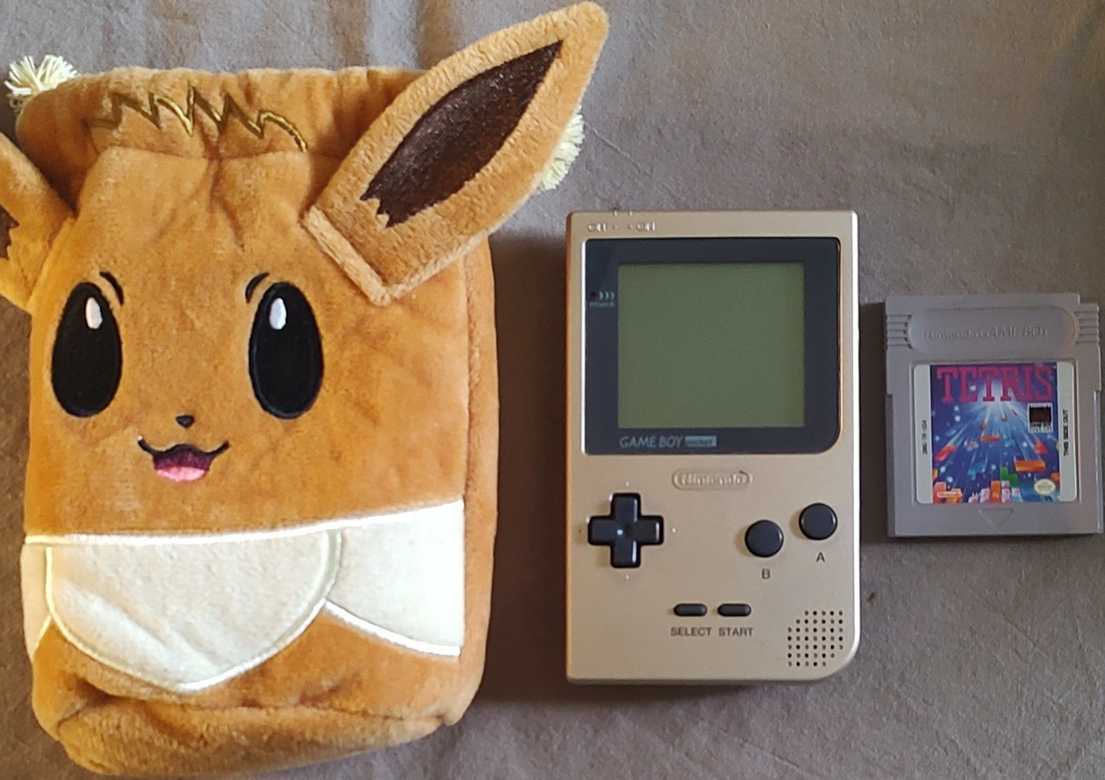Nintendo Game Boy Pocket MGB-001 Gold Handheld Console w/ Tetris And Evee Case
