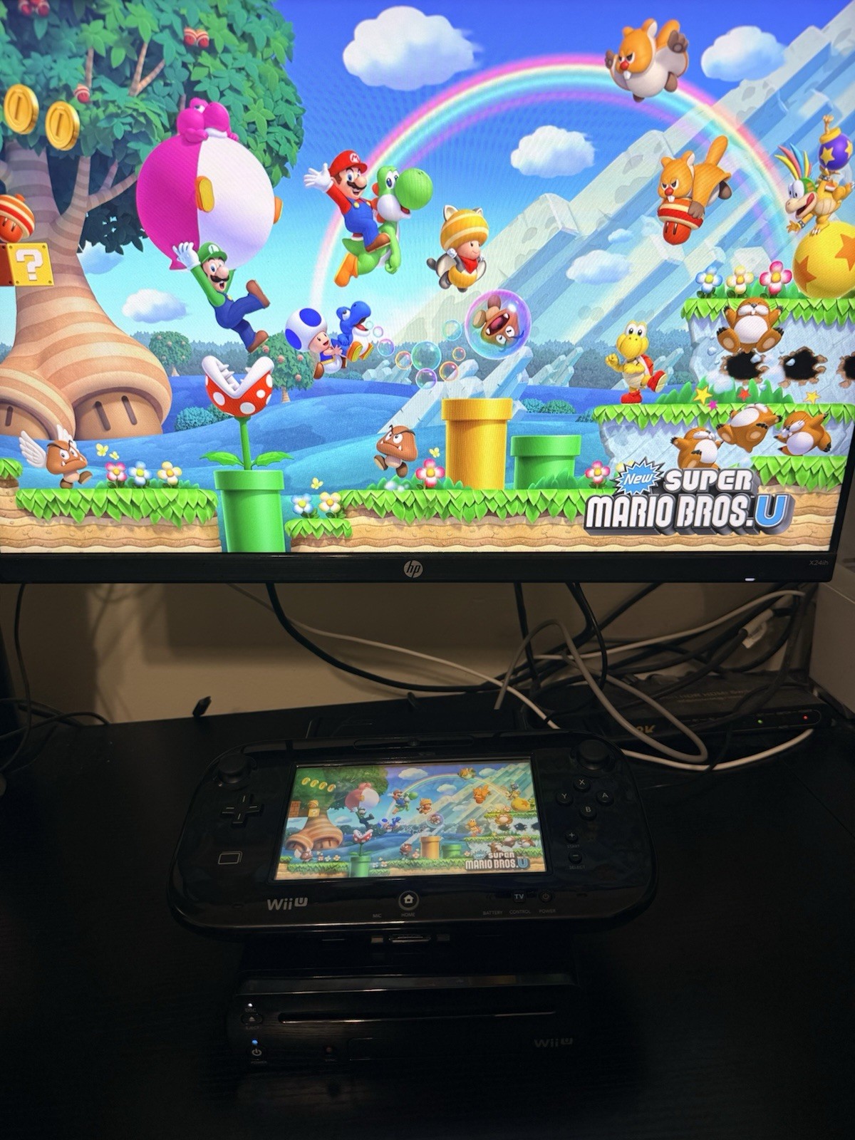 Nintendo Wii U 32GB Console bundle w/GamePad, 5 Games great condition
