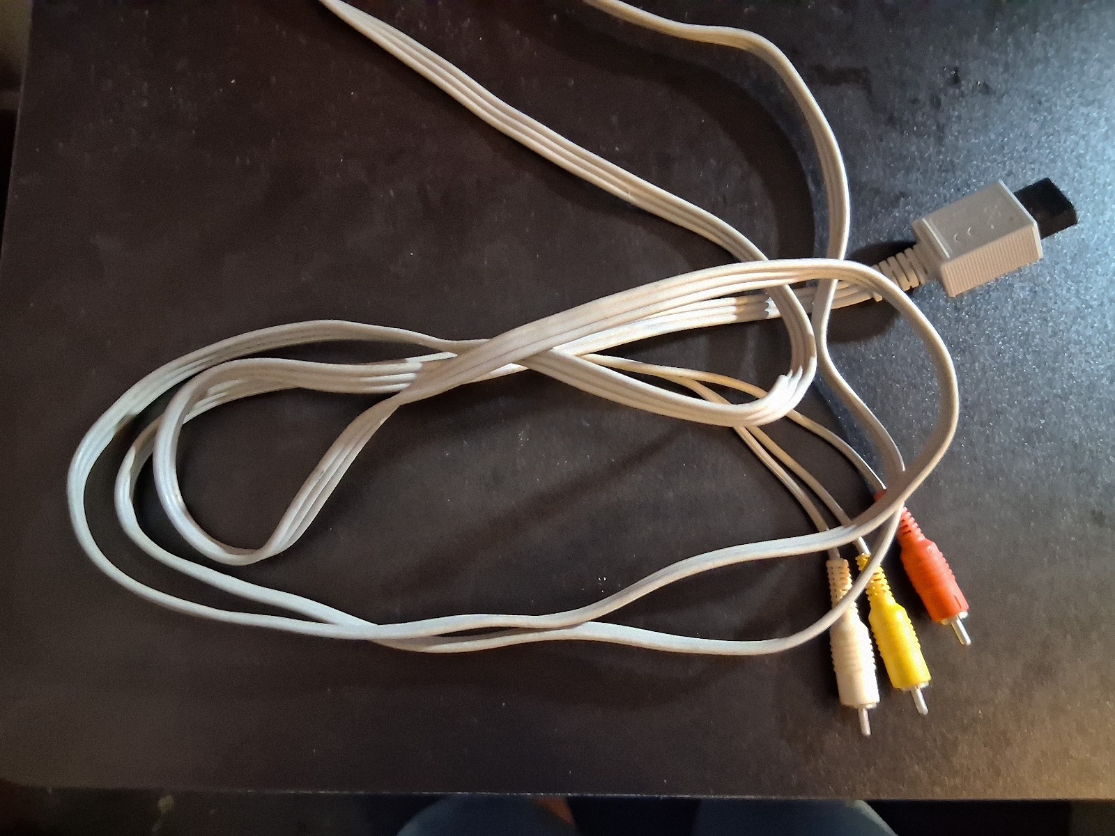Nintendo Wii Console – White Used. With AV cable, power, and sensor bar