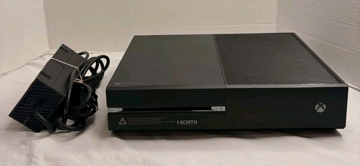 Microsoft Xbox One 1540 (Model 1540) 500GB Video Game Console – Black