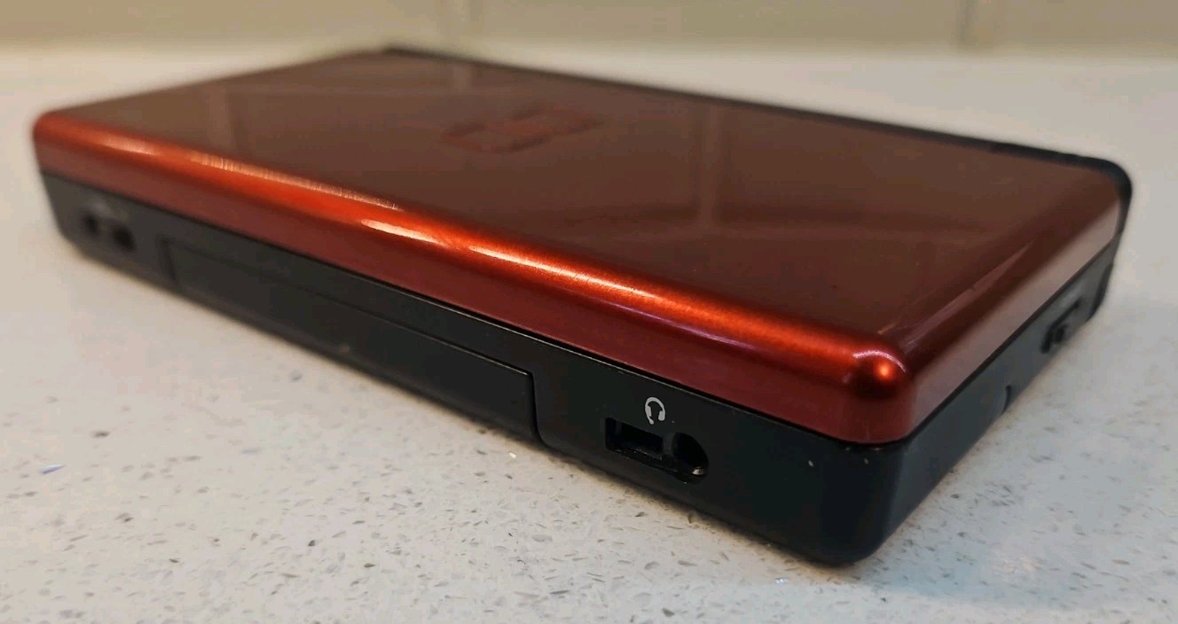 Nintendo DS Lite CRIMSON RED/BLACK USG-001 Plus Brainage!