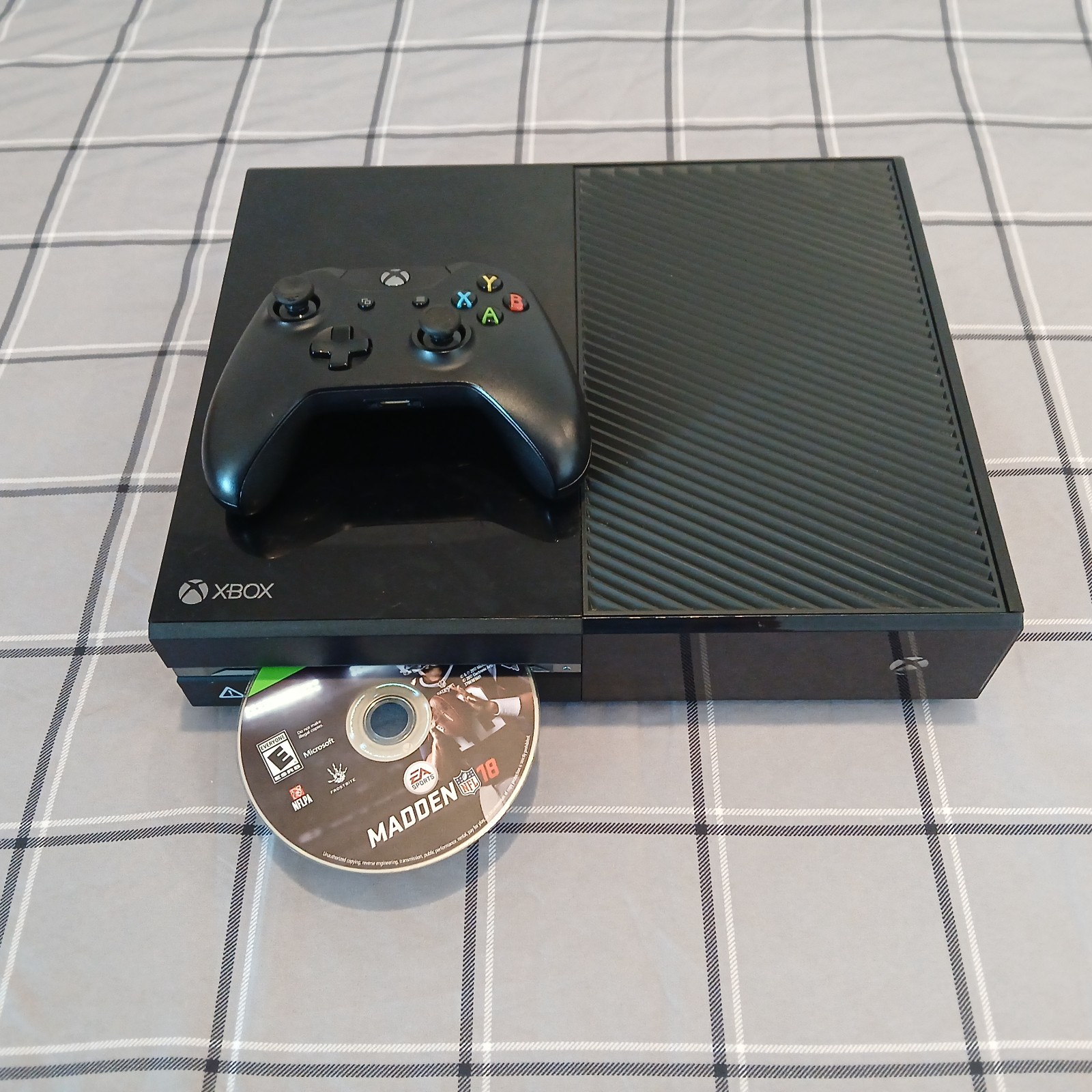 Microsoft Xbox One 500GB Console – Tested Working Clean w/ Madden 18