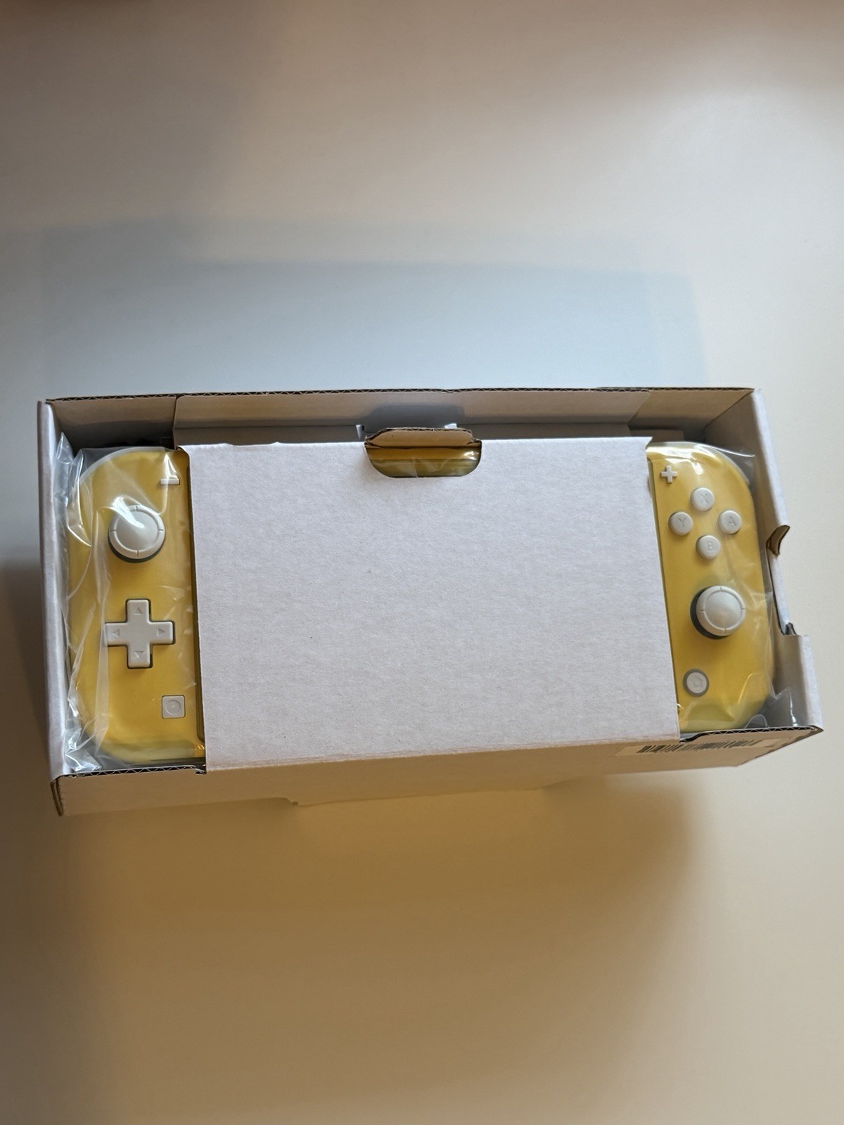 Nintendo Switch Lite Yellow Handheld Console 32GB USB-C 720p HDH-001 w/ Box