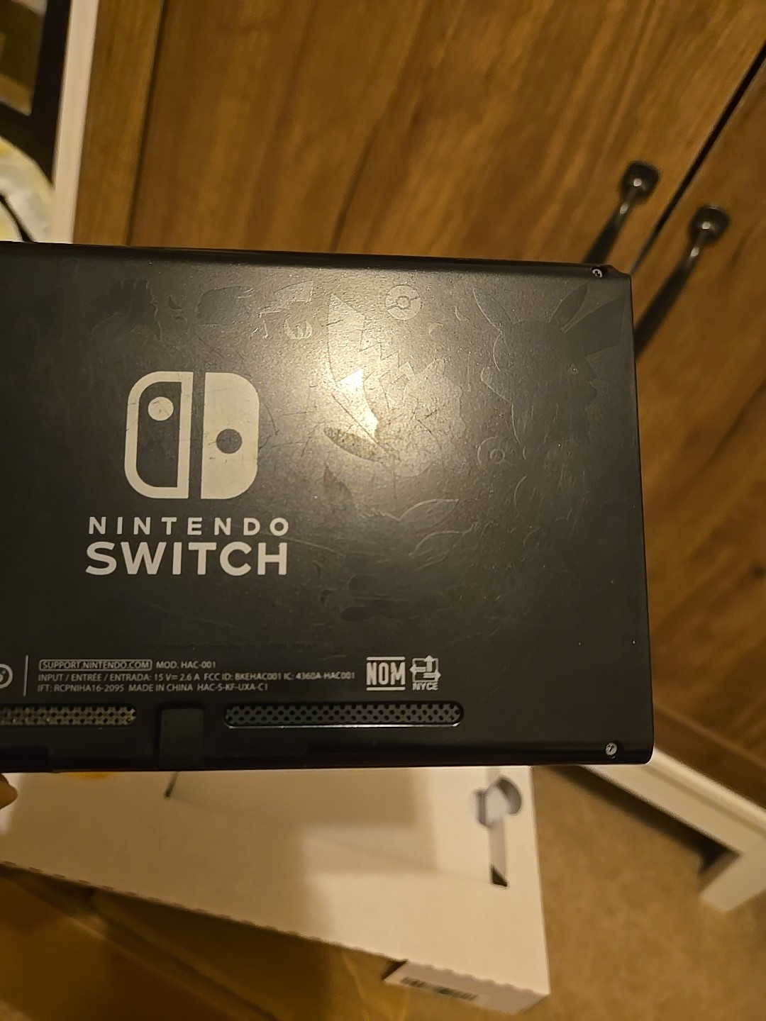 Nintendo Switch – Pokemon Let’s Go Eevee Edition Console w/Poke Ball Plus CIB