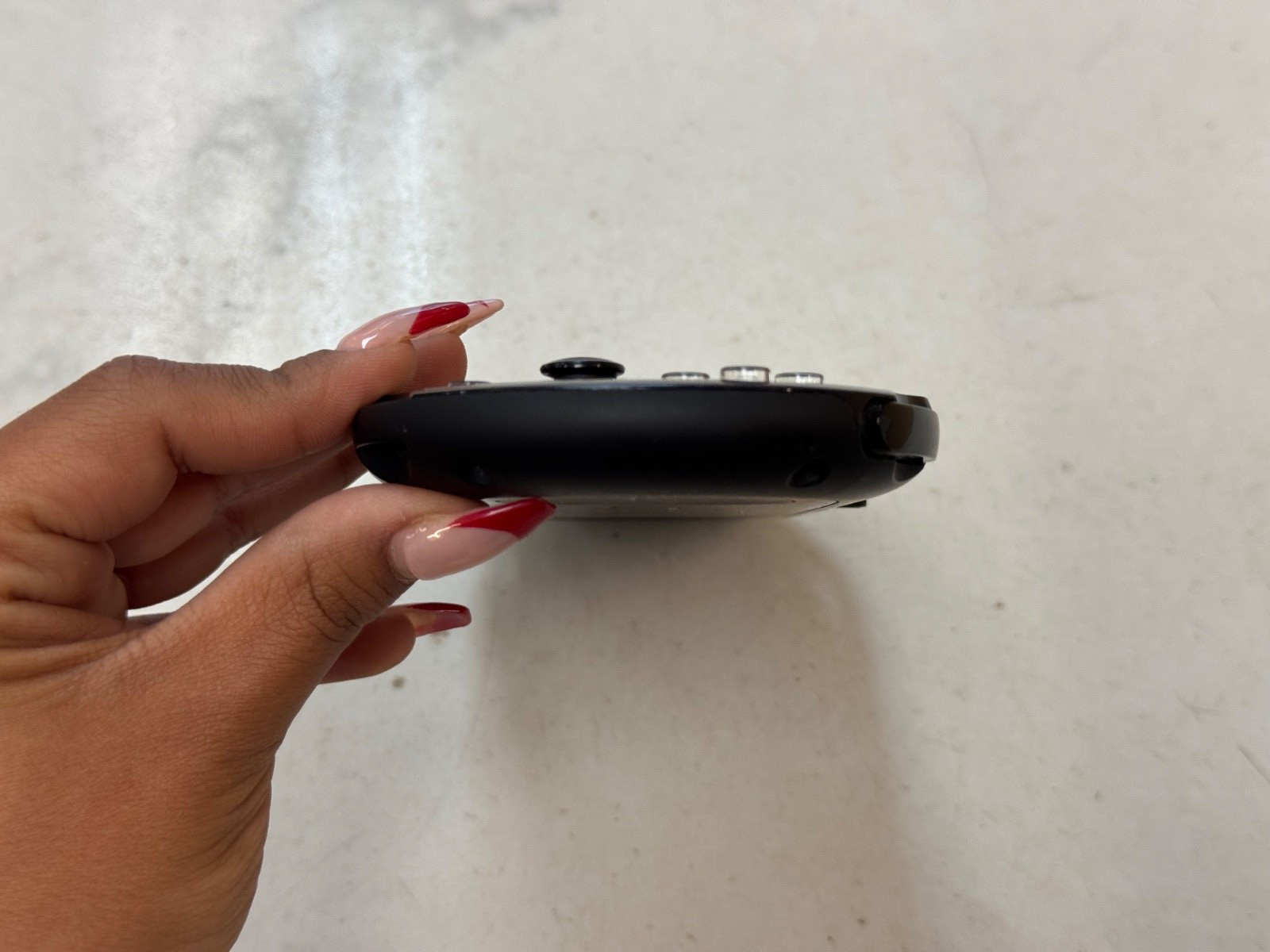 Sony PS Vita PCH-2001 8gb – **broken home button**