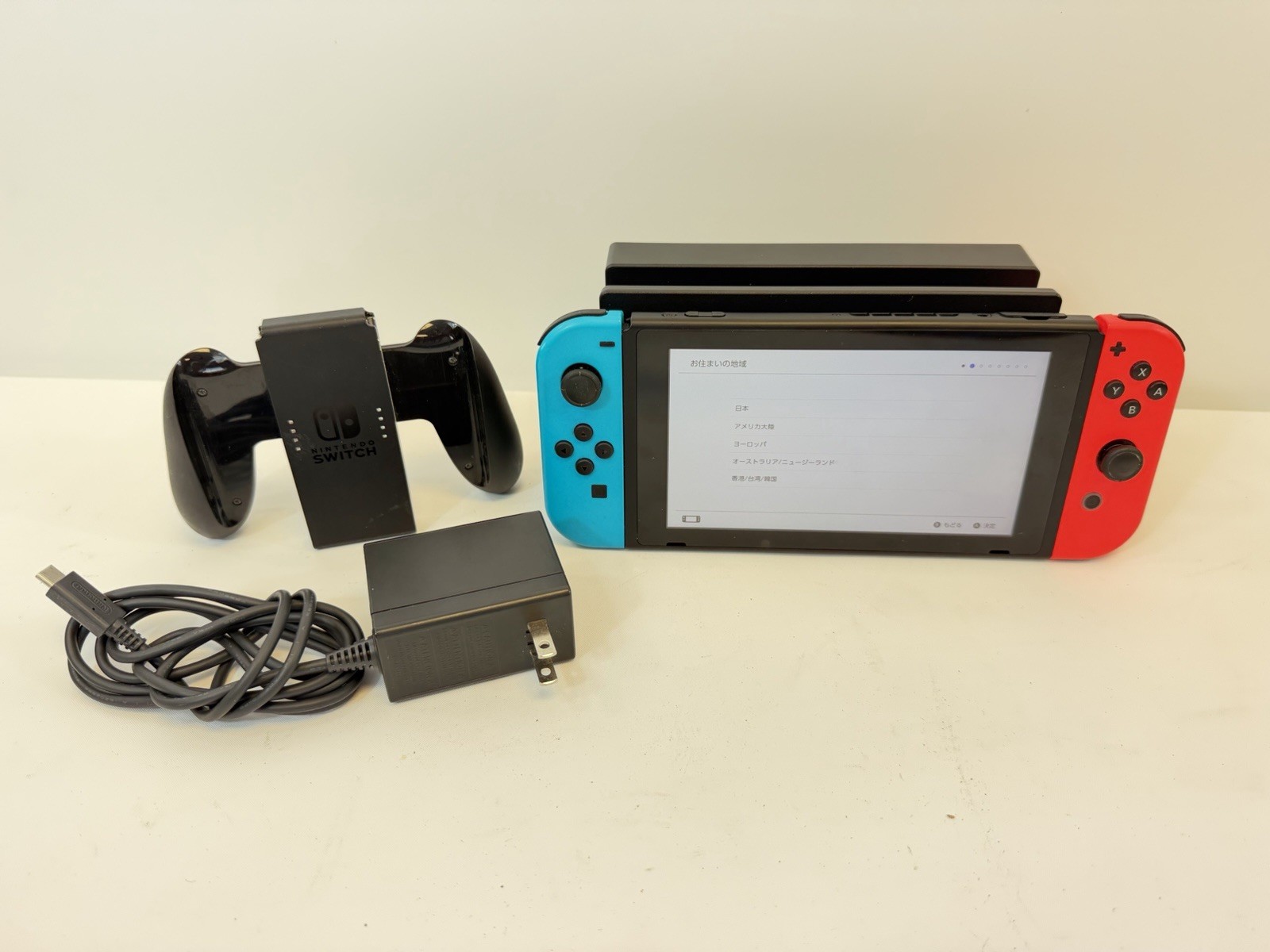 Nintendo Switch HAC-001-01 Handheld Console Neon Red/Neon Blue – FAST SHIPPING