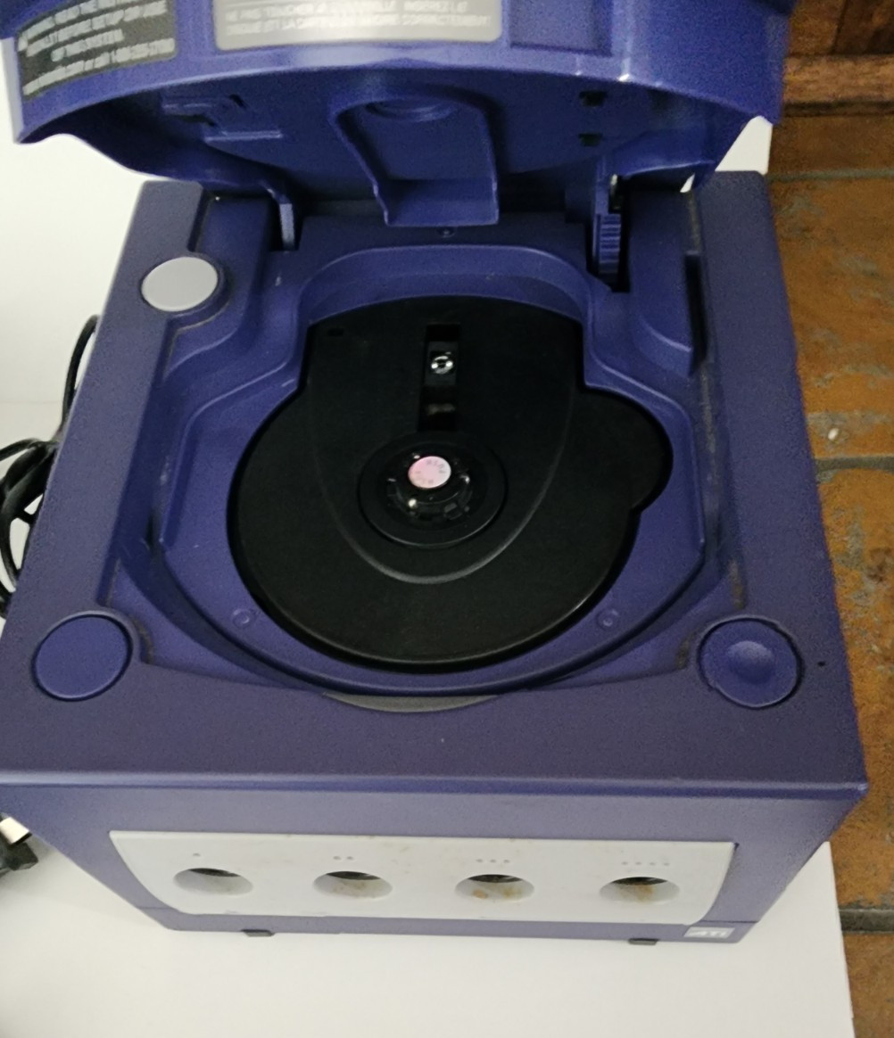 Nintendo GameCube Console System – Indigo Bundle with Controller and Cables