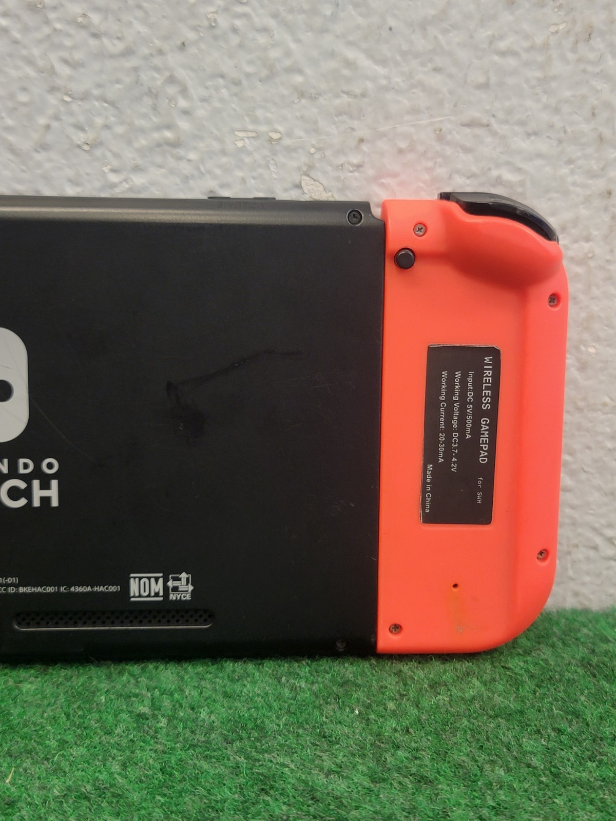 Nintendo Switch Console + Charger & Stand Red HAC-001-01