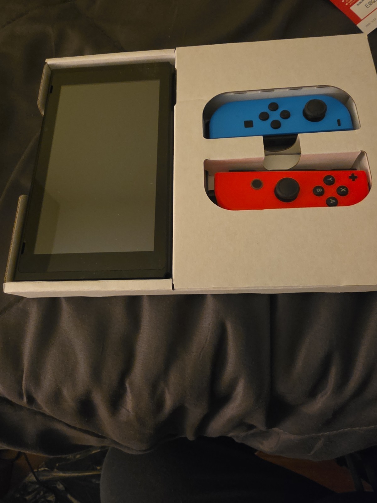 Nintendo Switch V2 32GB Handheld System – Gray