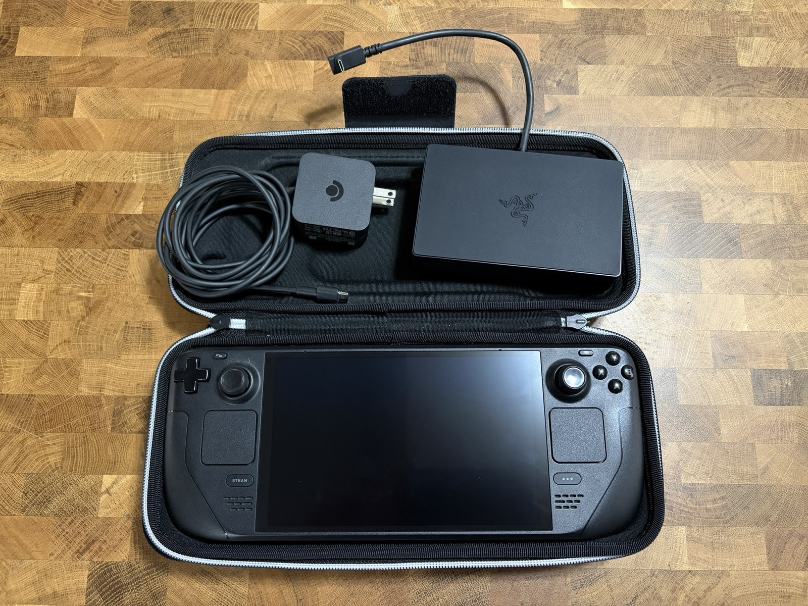 Valve Steam Deck 1TB OLED w/Case, Razor Dock and 512GB Micro SD