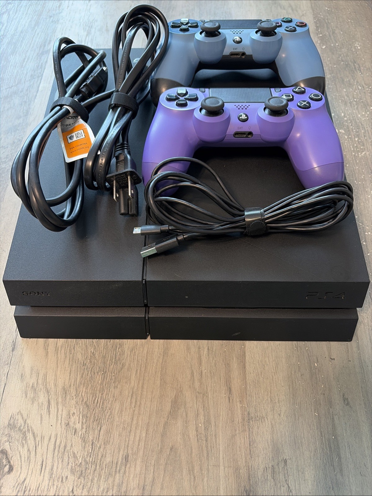 Sony PlayStation 4 | 2 Controllers | 500GB | CUH-1215A | Cables