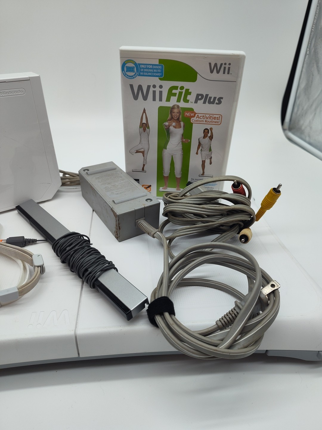 Wii Balance Board Bundle Includes, WII, 2 CONTROLLERS, CABLES, FIT PLUS, SENSOR