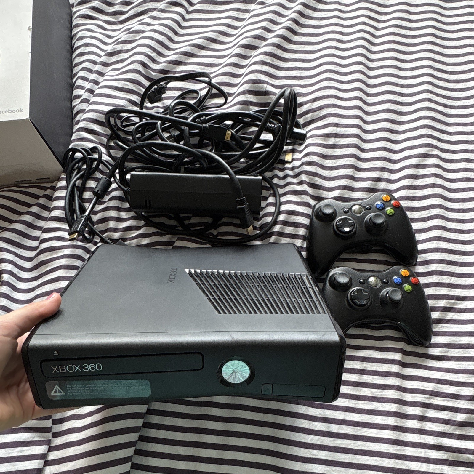 Microsoft Xbox 360 S 250GB Black Console HDMI Kinect Ready w/2 Controllers Games