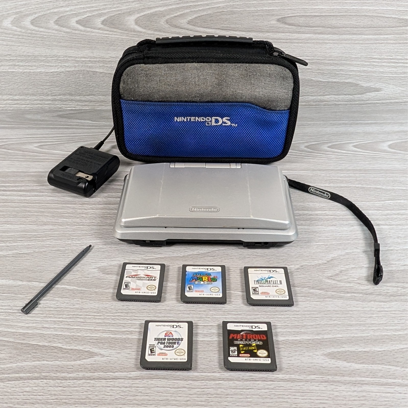 Nintendo DS NTR-001 Silver Bundle Mario Kart, SM64, Final Fantasy, DS SLOT ISSUE