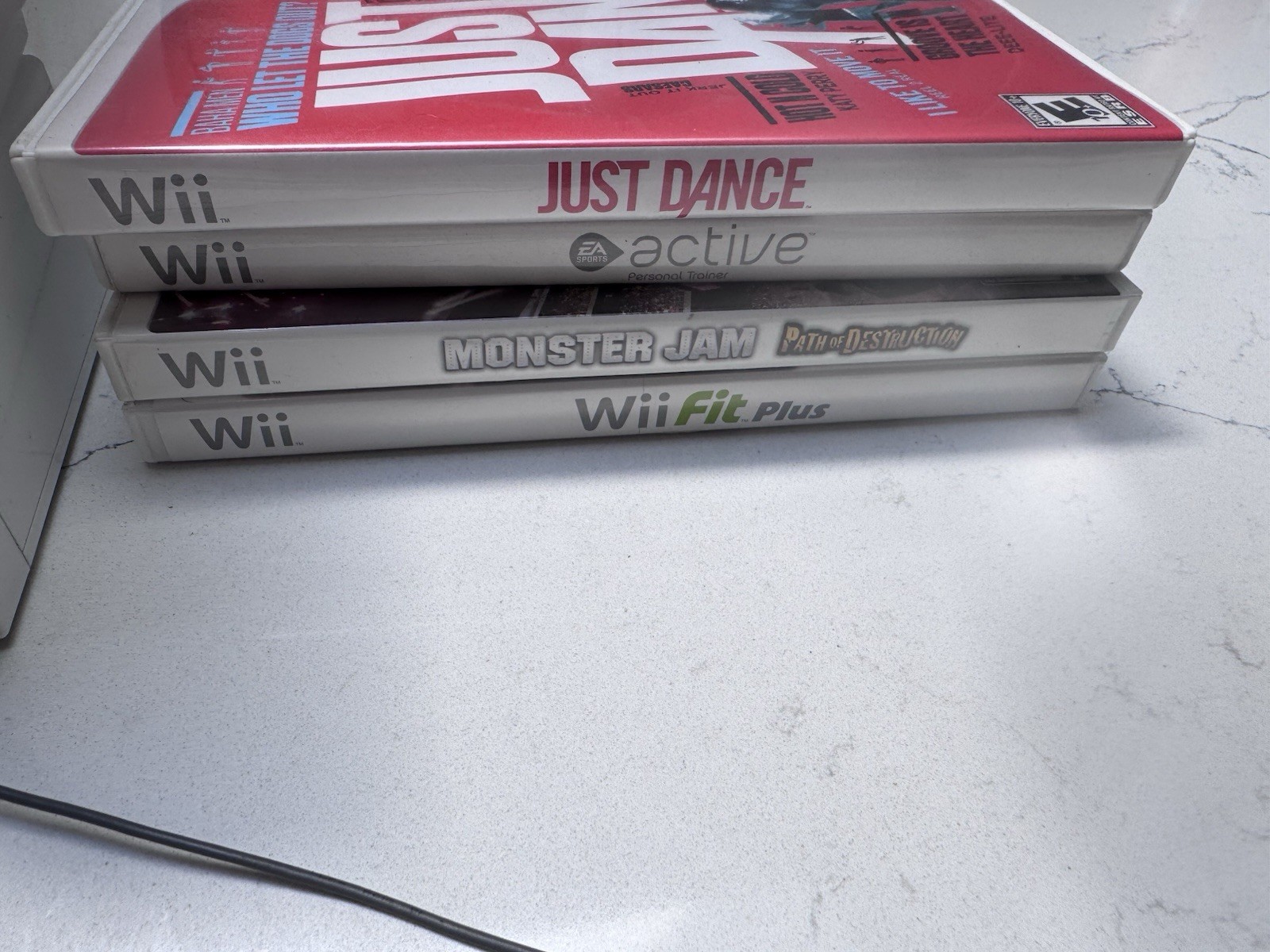 Nintendo Wii Console Bundle 8 Games Fit Balance Board 2 controllers Dance Pad