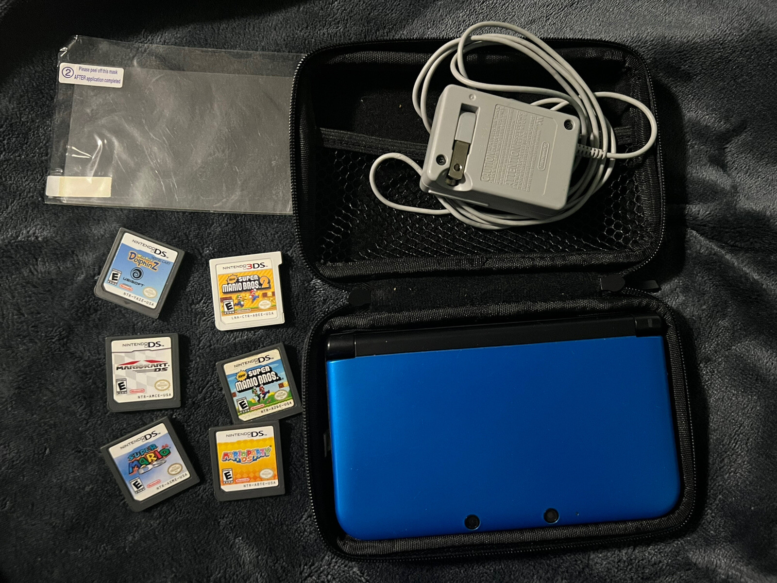 Nintendo 3DS XL Blue/Black Handheld System (SPRSBKA1)