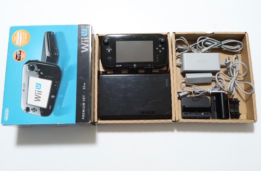 Nintendo WiiU 32GB　Console and Gamepad　Premium Set　Black　JP　tested　NTSC-J［B-37］