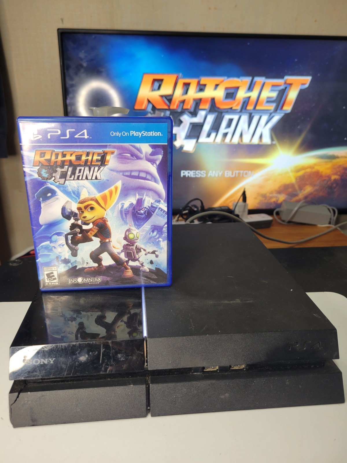 Sony PlayStation 4 PS4 500GB Console + Ratchet Clank PS4 TESTED WORKS CUH-1115A