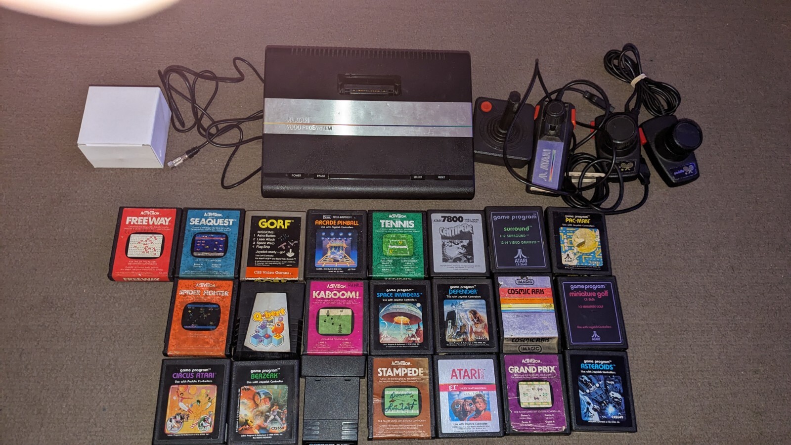 Atari 7800 System 21 games Hook Up’s, Joysticks And Paddle Controls All Works