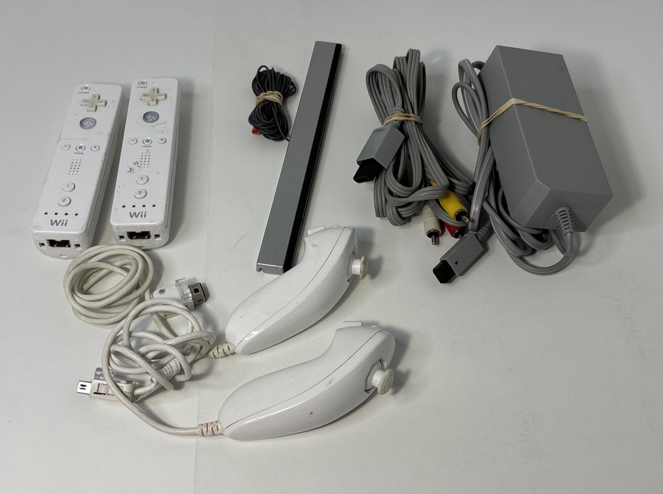 Nitendo Wii Console With Games And Accessories Game Lot