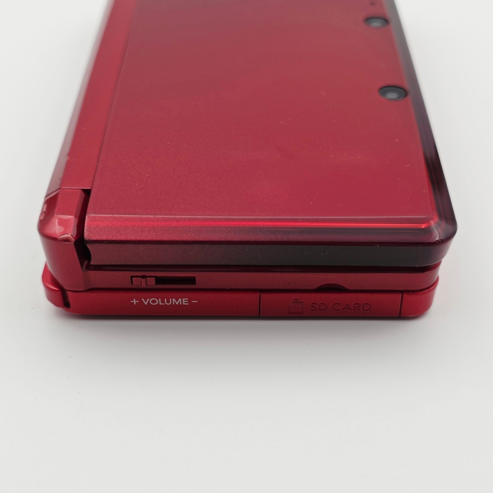 Nintendo 3DS Handheld Console Flame Red CTR-001 Includes Charger Stylus