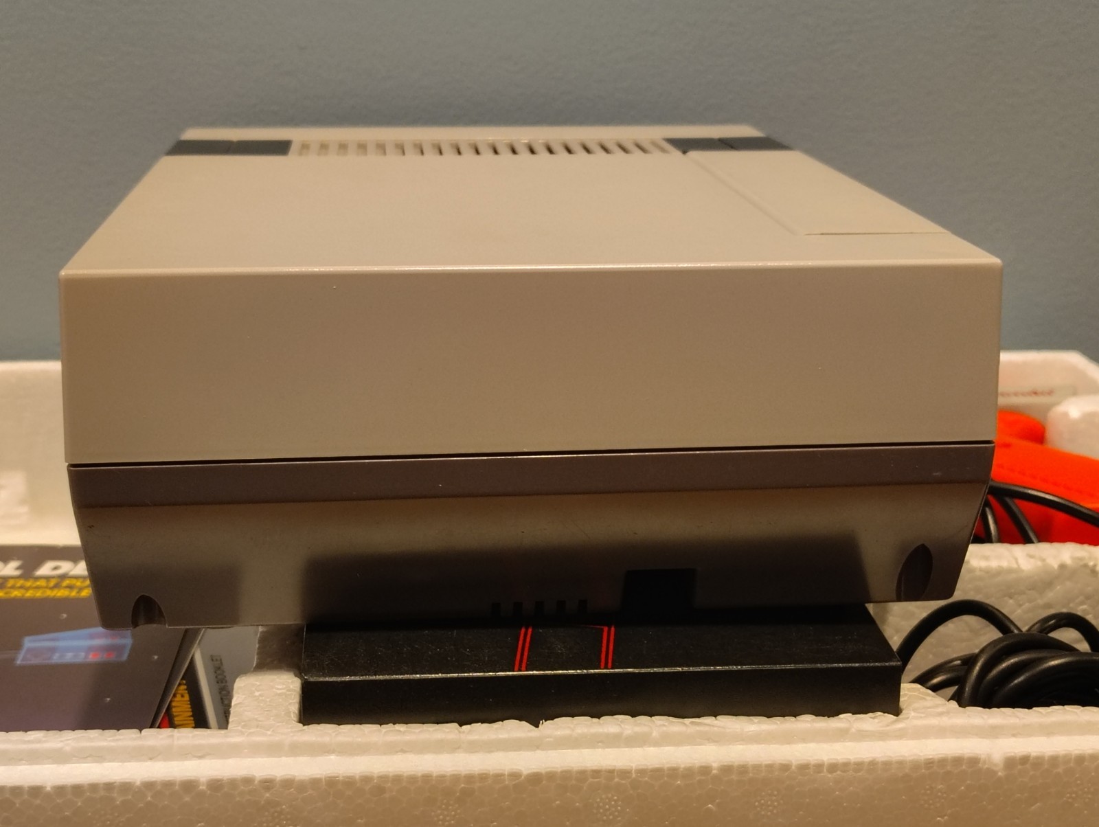 Nintendo NES Action Set Console System Complete Set CIB OEM Great Shape C Pics