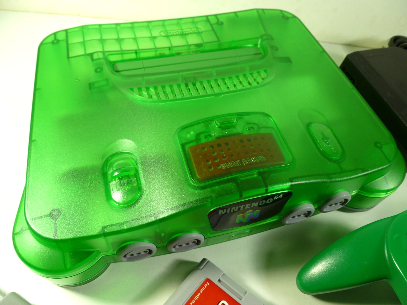 Nintendo 64 Funtastic Jungle Green Controller Expansion – Oem cord Rumble Bundle
