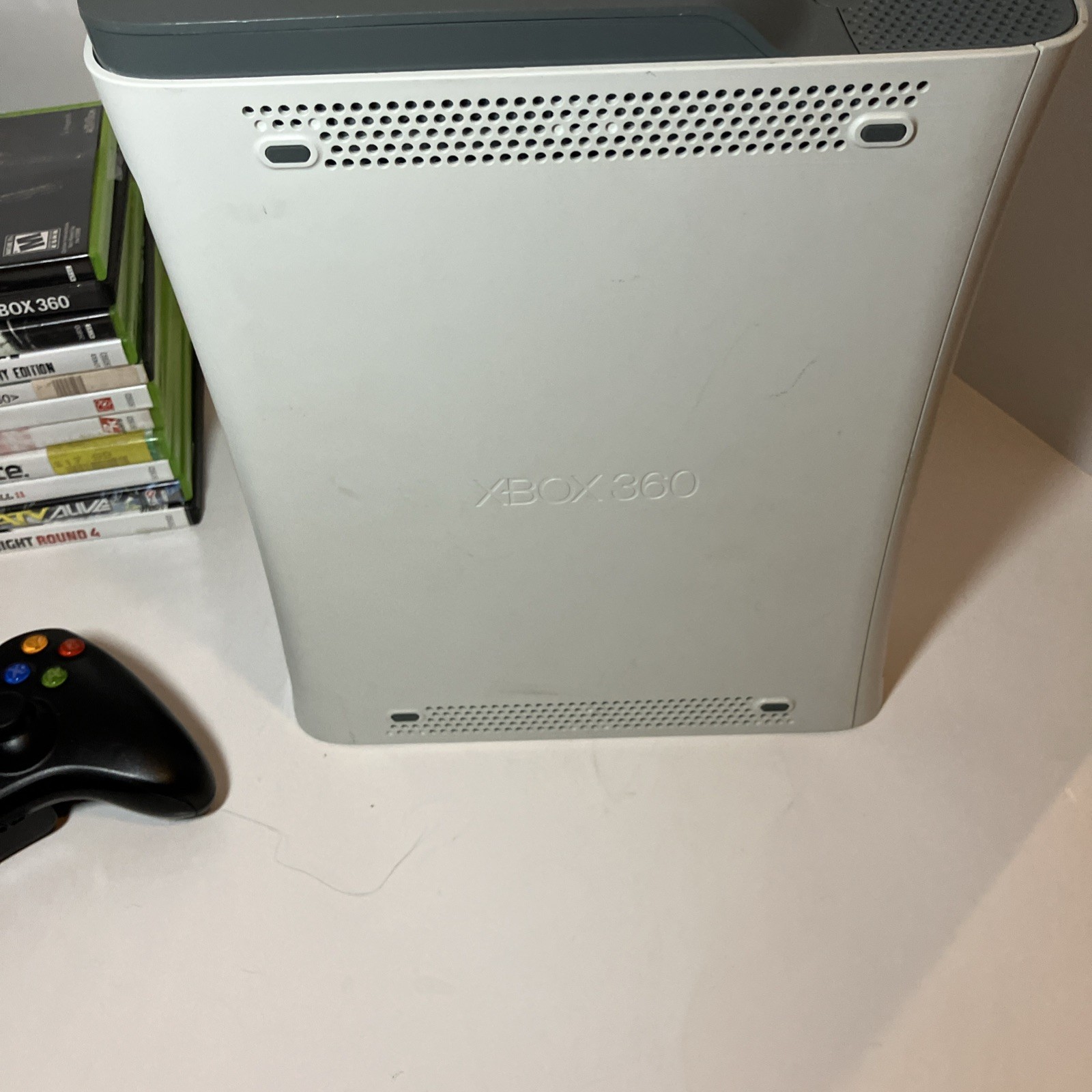 Microsoft Xbox 360 Pro System Bundle 60GB White Console (4)