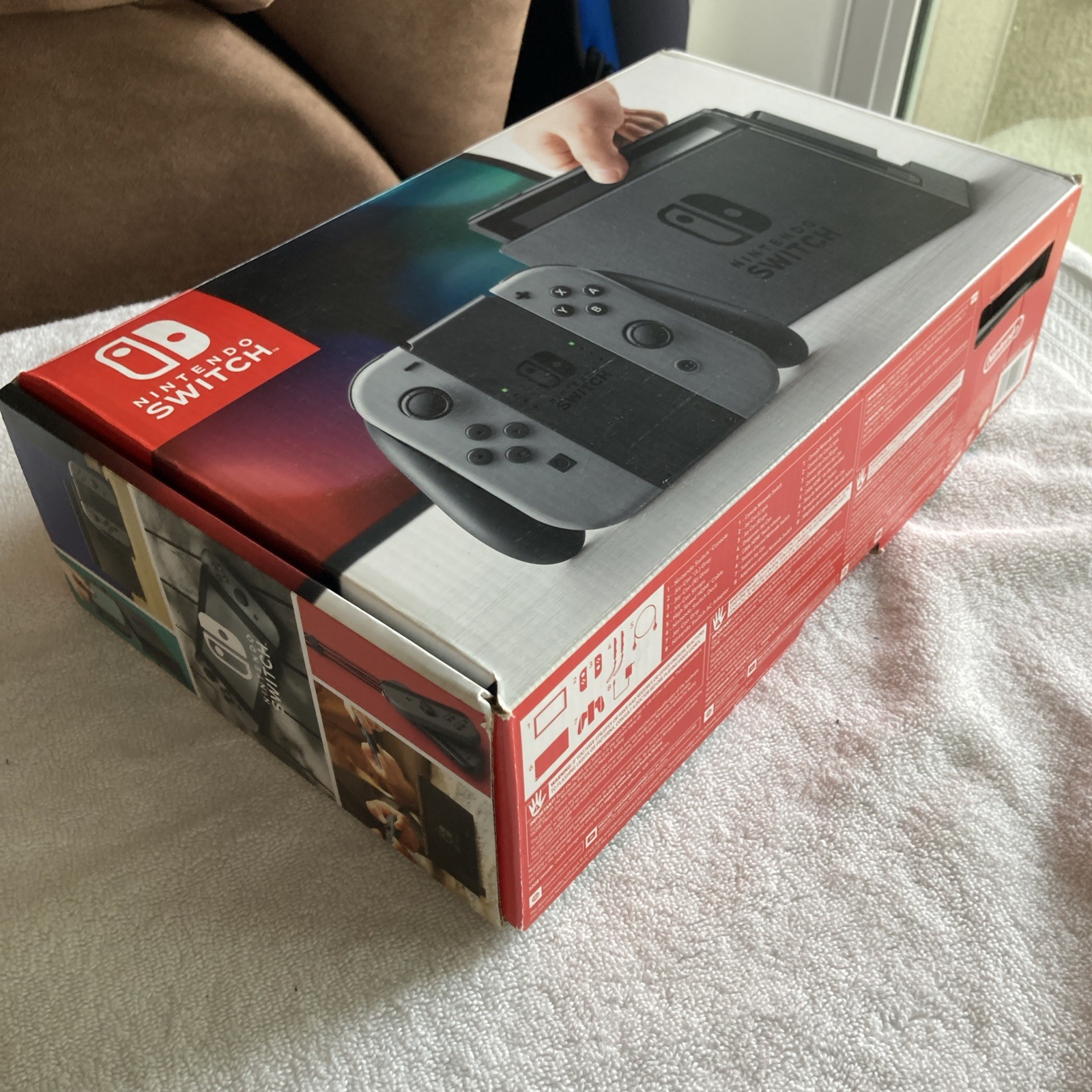 Nintendo Switch -HAC-001- Unpatched + 120 GB SD Card, Dock, Power, Box, 3 Joycon