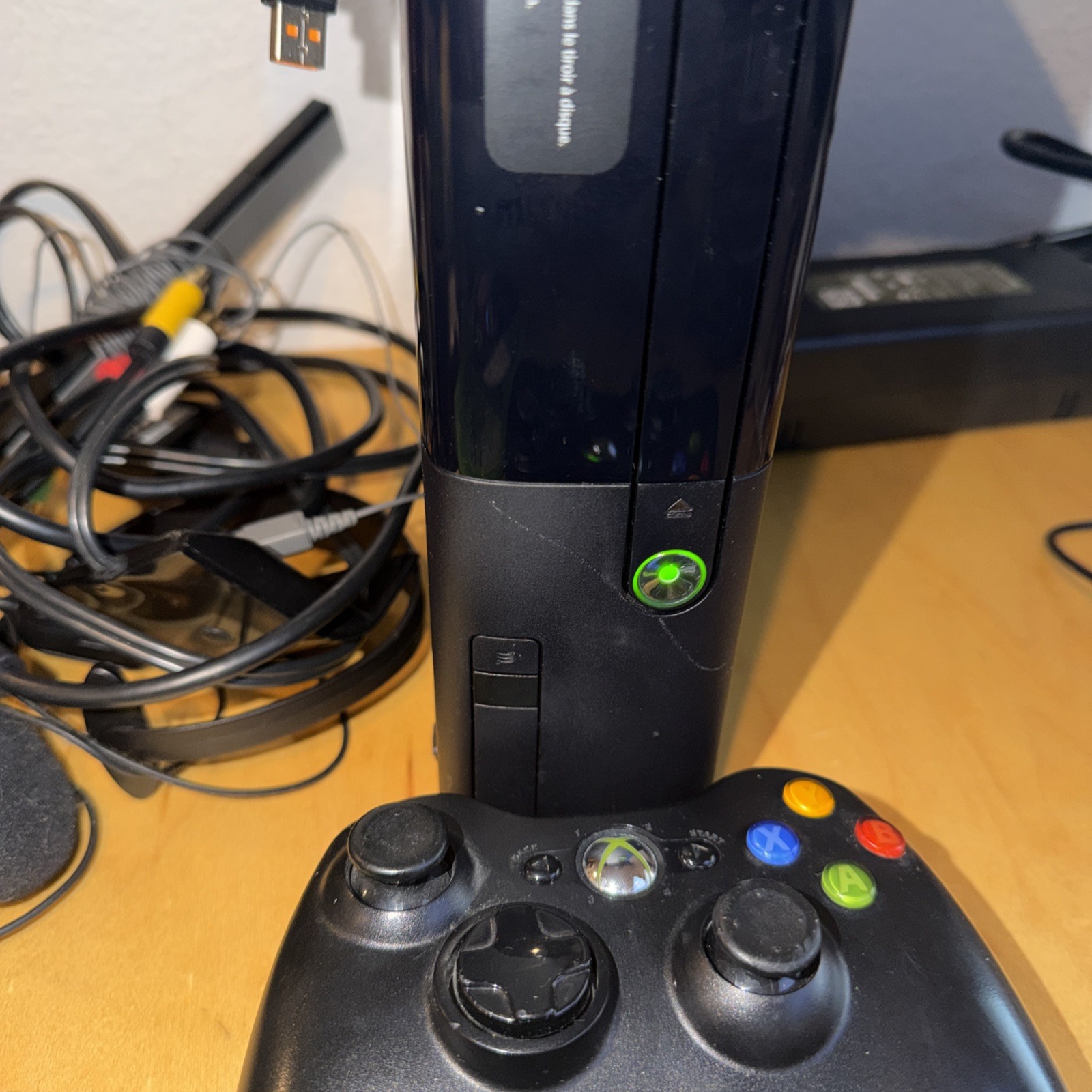 Xbox 360 E 1538 Console 500GB HD, 2 Controller’s, Cables, Kinect, Games More
