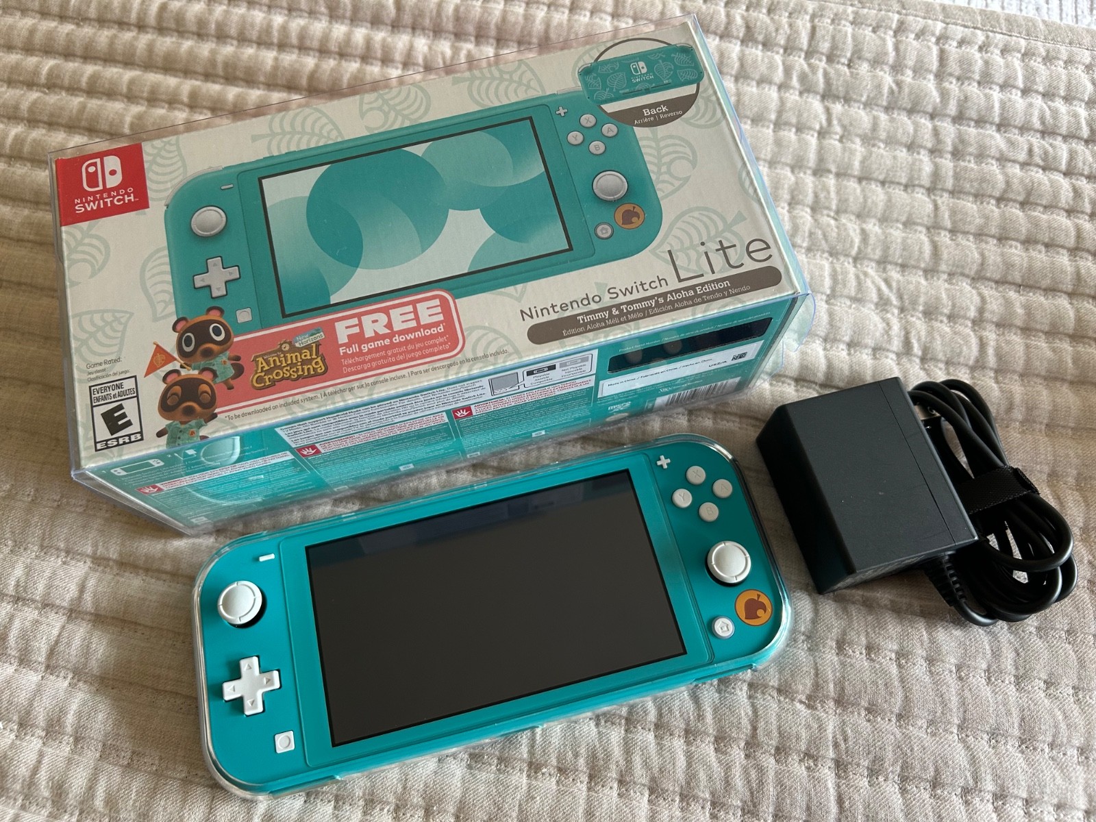 Nintendo Switch Lite Animal Crossing Edition – EXCELLENT Condition