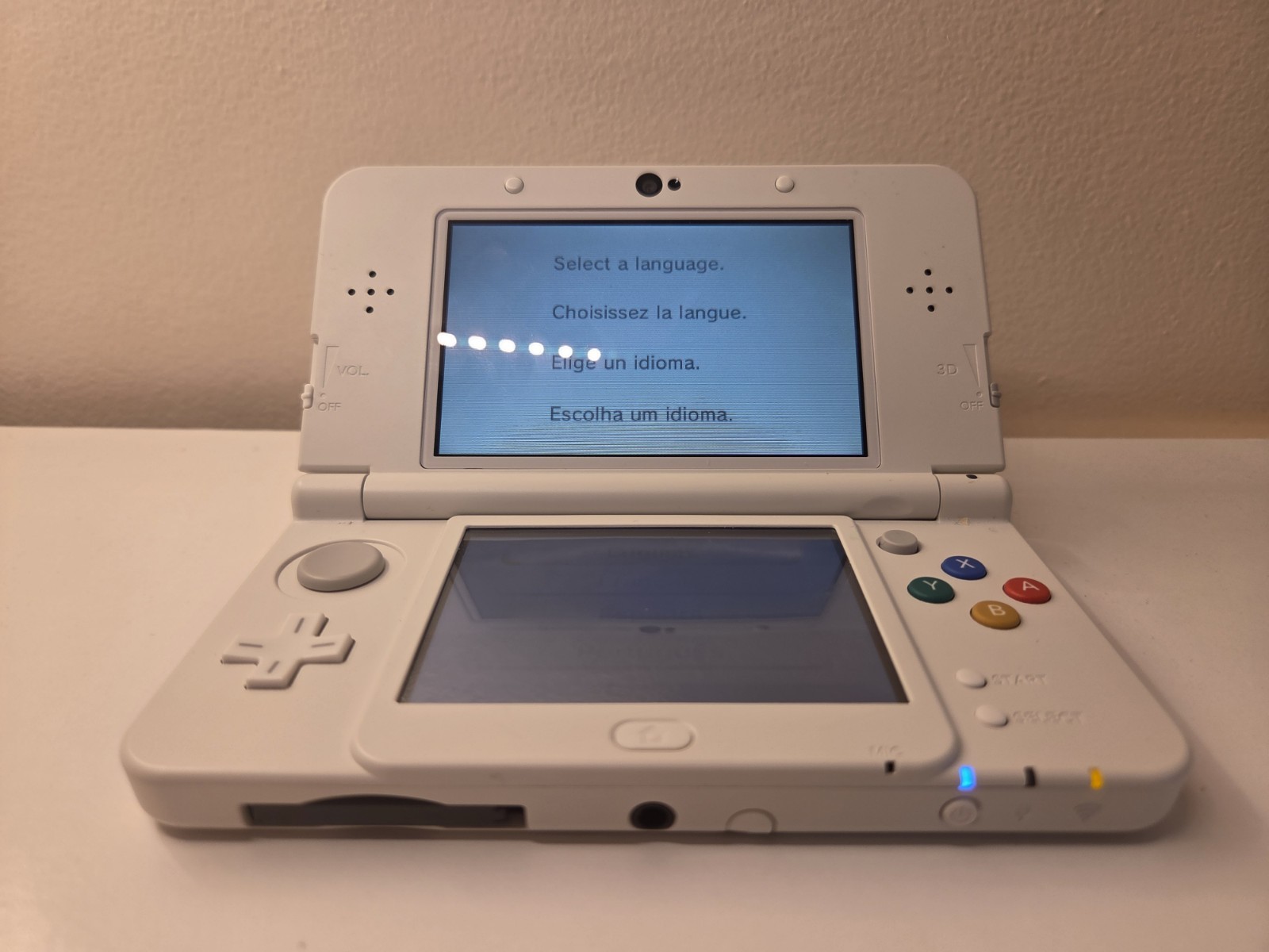 USED New Nintendo 3DS WHITE console