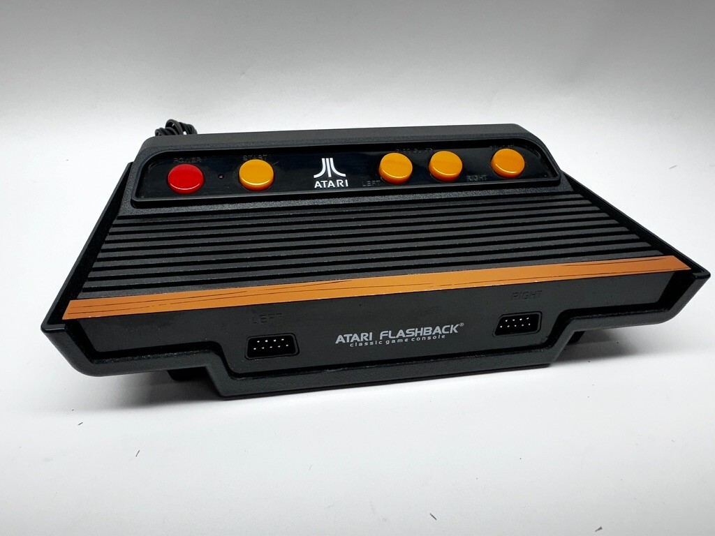 2017 Atari Flashback 8- 105 games built in 40th Anniversary Edition! Tested