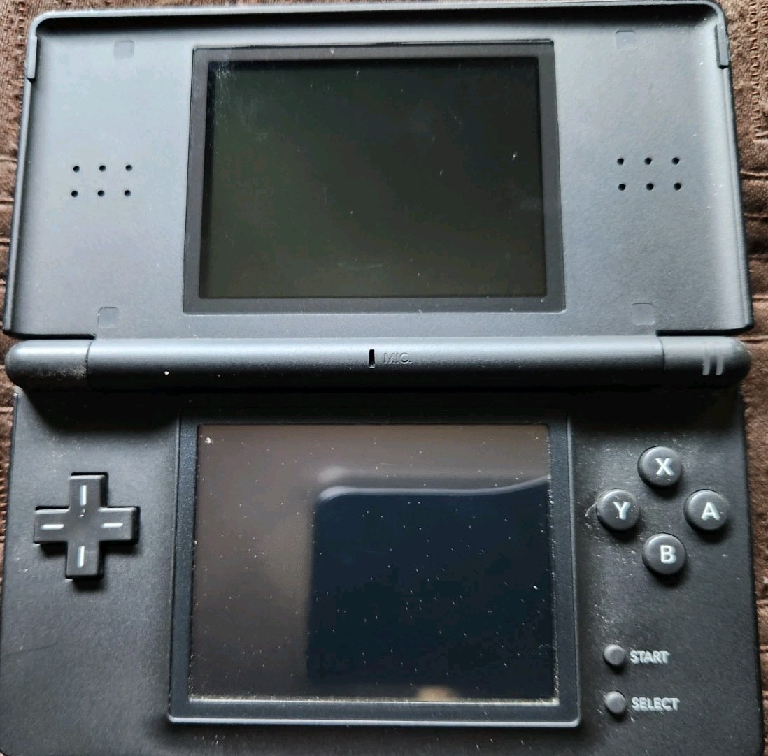Nintendo DS Lite Handheld System Onyx Black CIB W/ Protective Case