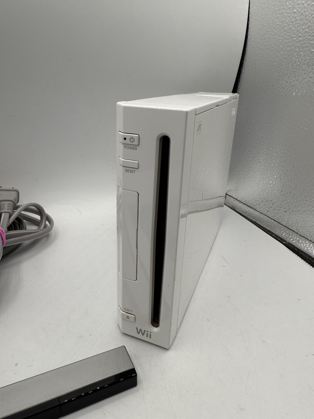 Complete Nintendo Wii Console Bundle with Wii Sports, Controller, Nunchuck White