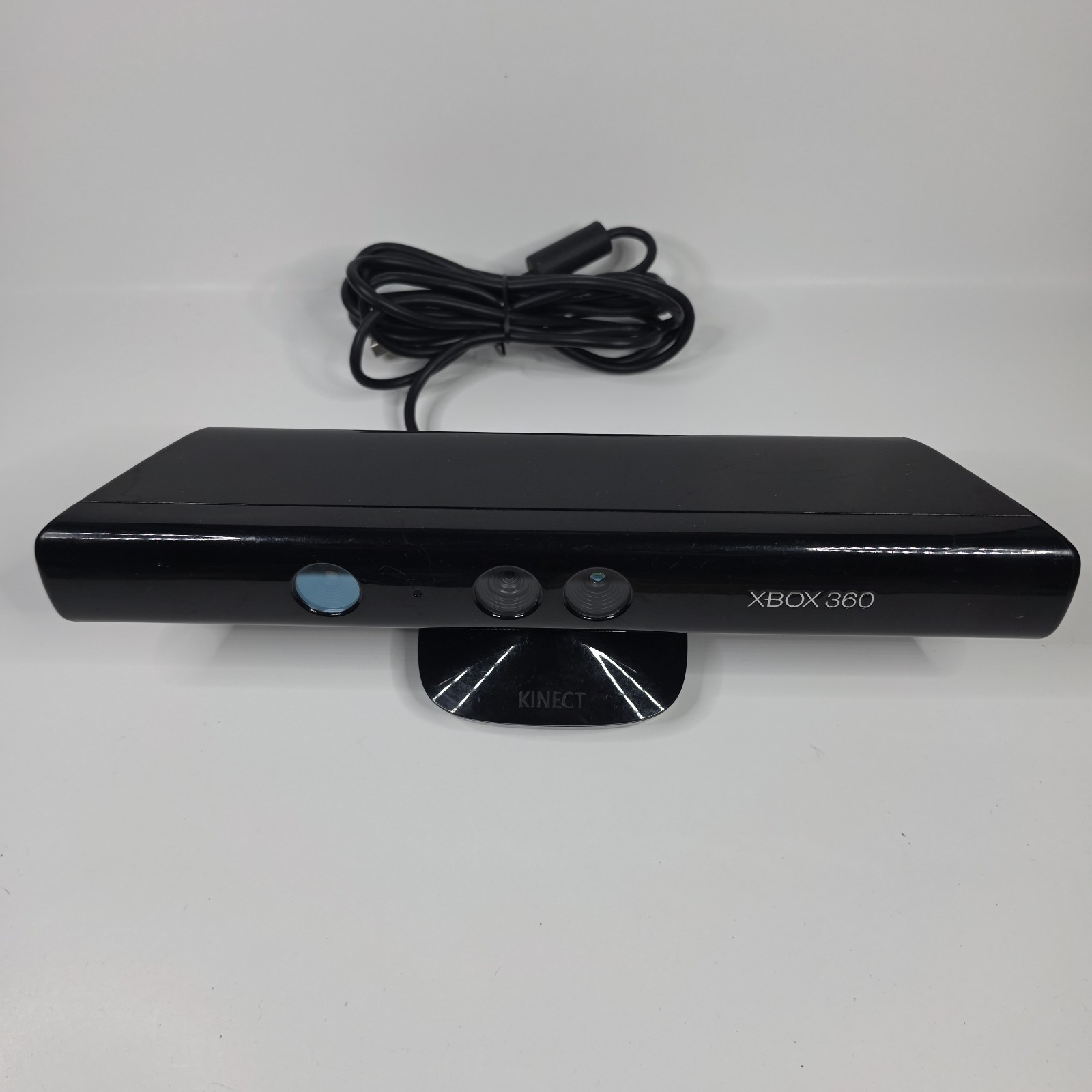 XBox 360 Slim 250GB Console Bundle With Kinect And Games