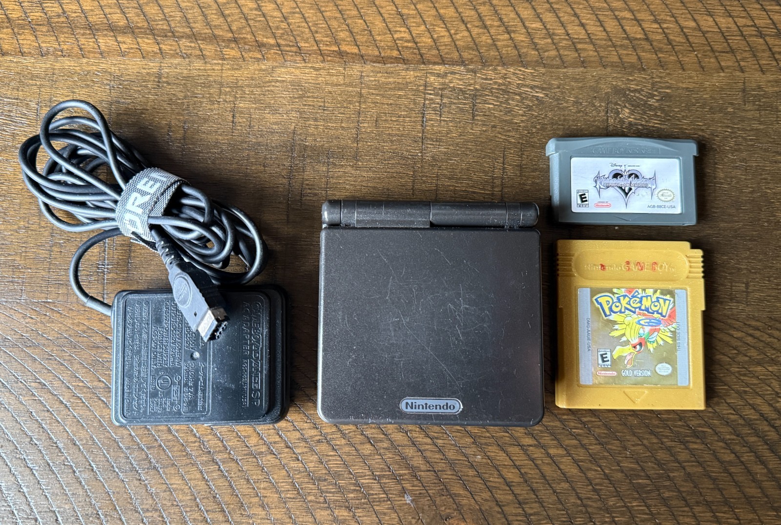 Nintendo Game Boy Advance SP Onyx Black AGS-001 Games Bundle