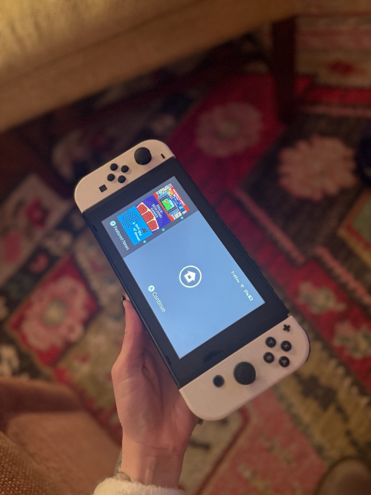 Nintendo Switch Gen 1 Console With White Joy-Cons 32GB / Great Condition
