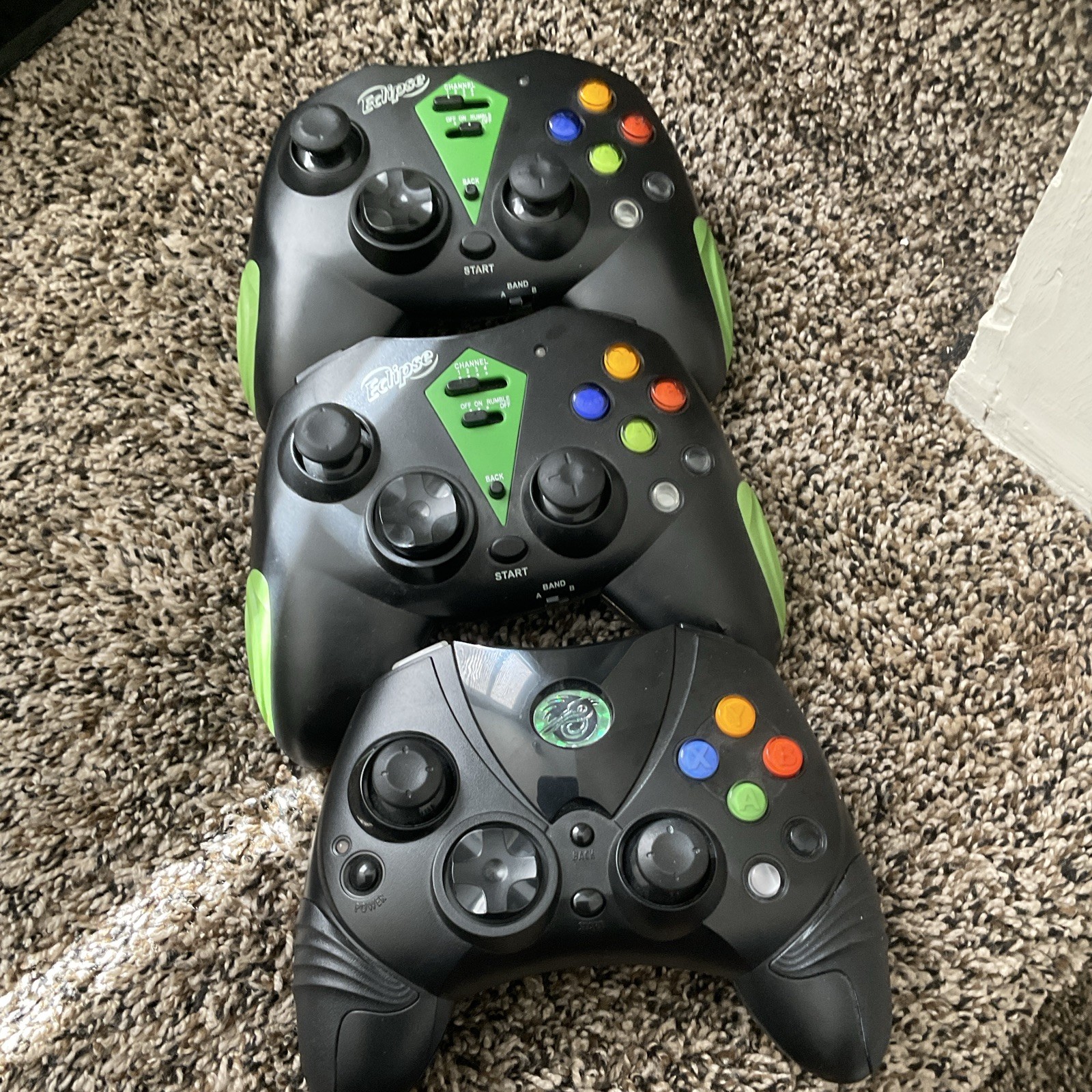 Microsoft Original Xbox Console Bundle Black NTSC-U/C 8GB w/ 3 Controllers