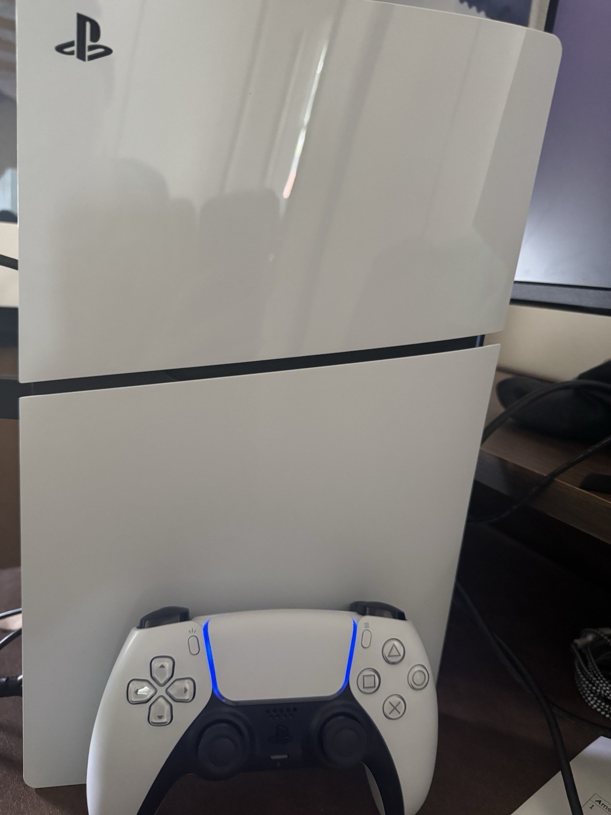 Sony PlayStation 5 Digital Edition White, 825GB with razer Kraken Gaming Headset