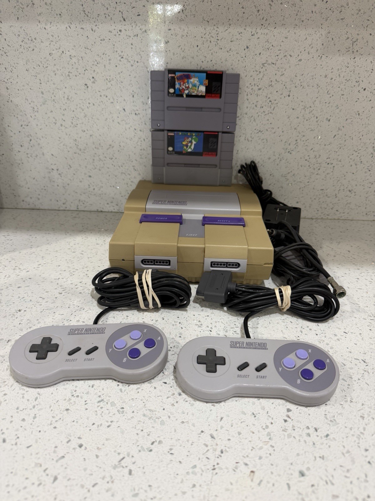 SUPER NINTENDO SNS-001 SUPER NES CONTROL DECK CONSOLE WITH CONTROLLERS & CABLES