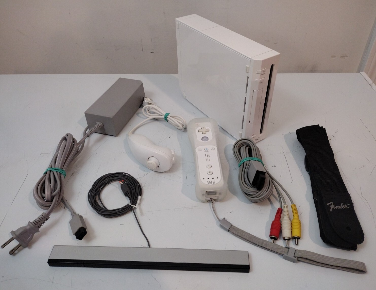 Nintendo Wii RVL-001 White GameCube Compatible Console OEM Remote&Nunchuck&1game
