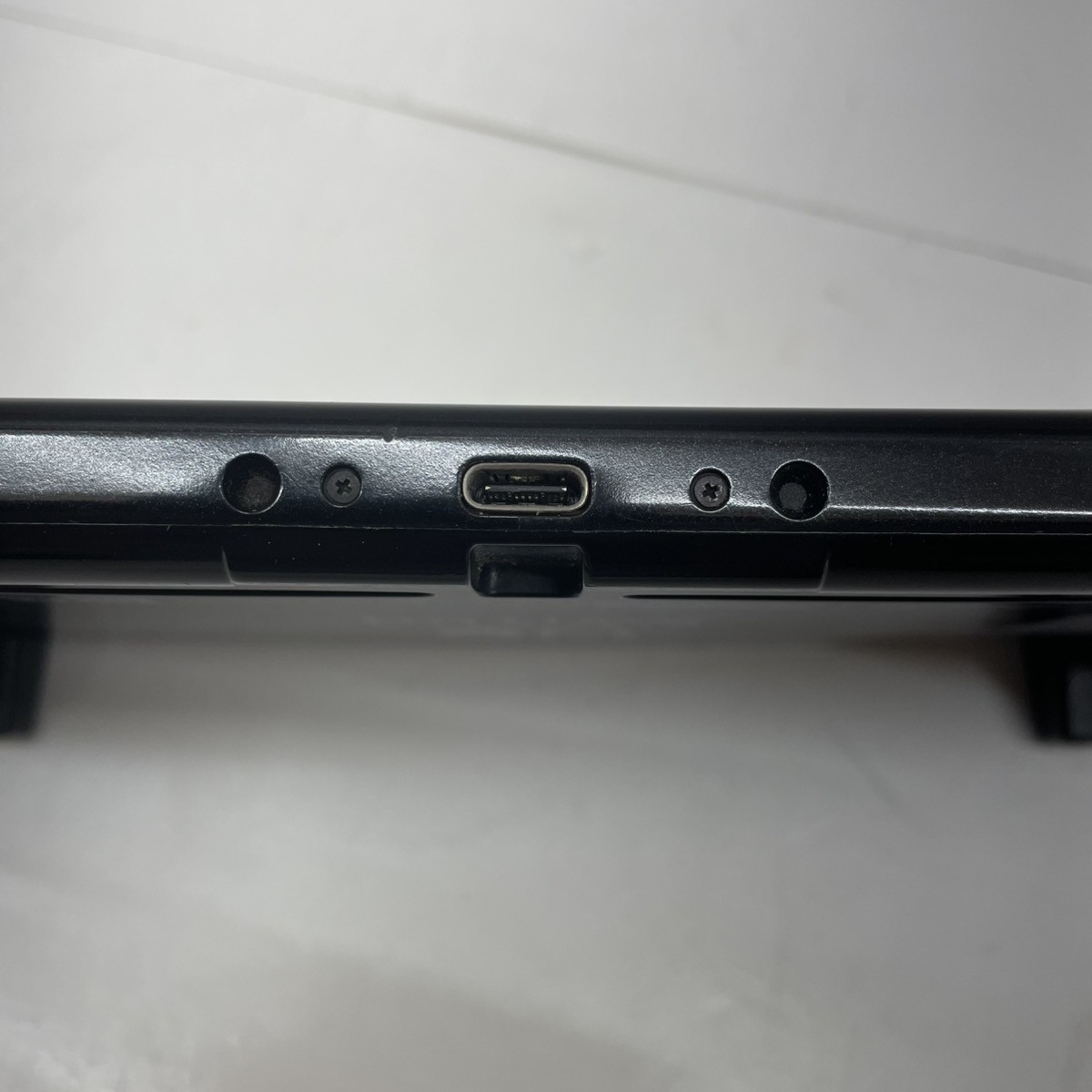 NINTENDO SWITCH CONSOLE WITH HORI SPLIT PAD CONTROLLER CHARGER (CMP124327)