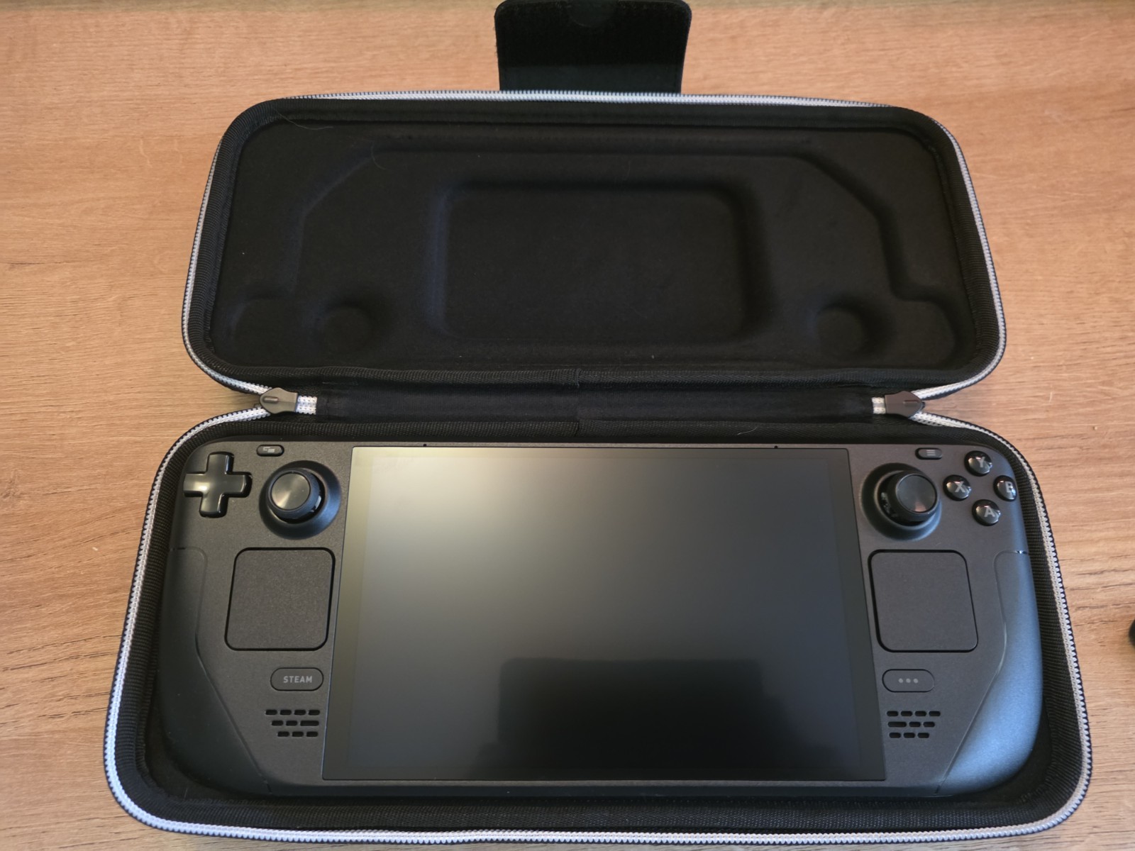1tb Oled Steam Deck with Case and Charger Excellent condition please read