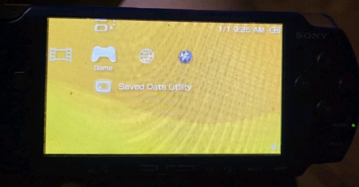 Sony PSP 2001 Metallic Blue Bundle – Star Wars & Midnight Club – READ