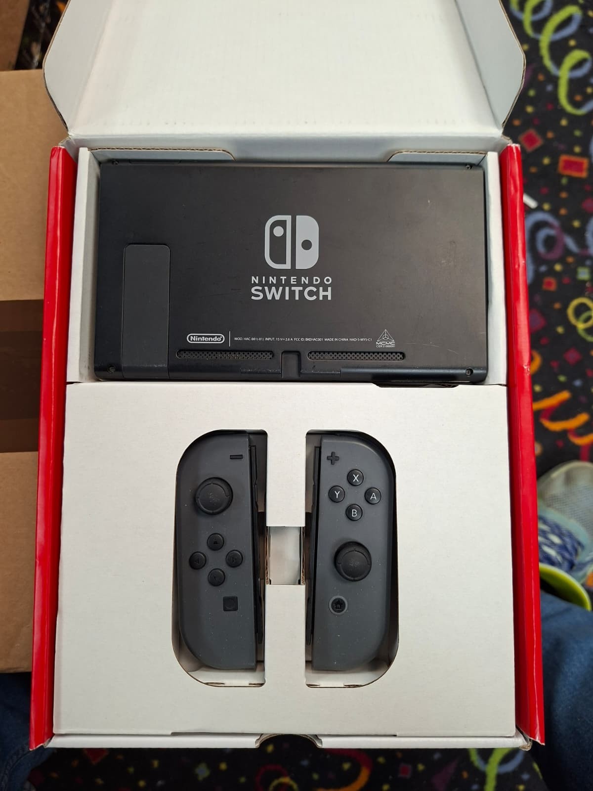 Nintendo Switch Console with Gray Joy-Con (International Version) Used