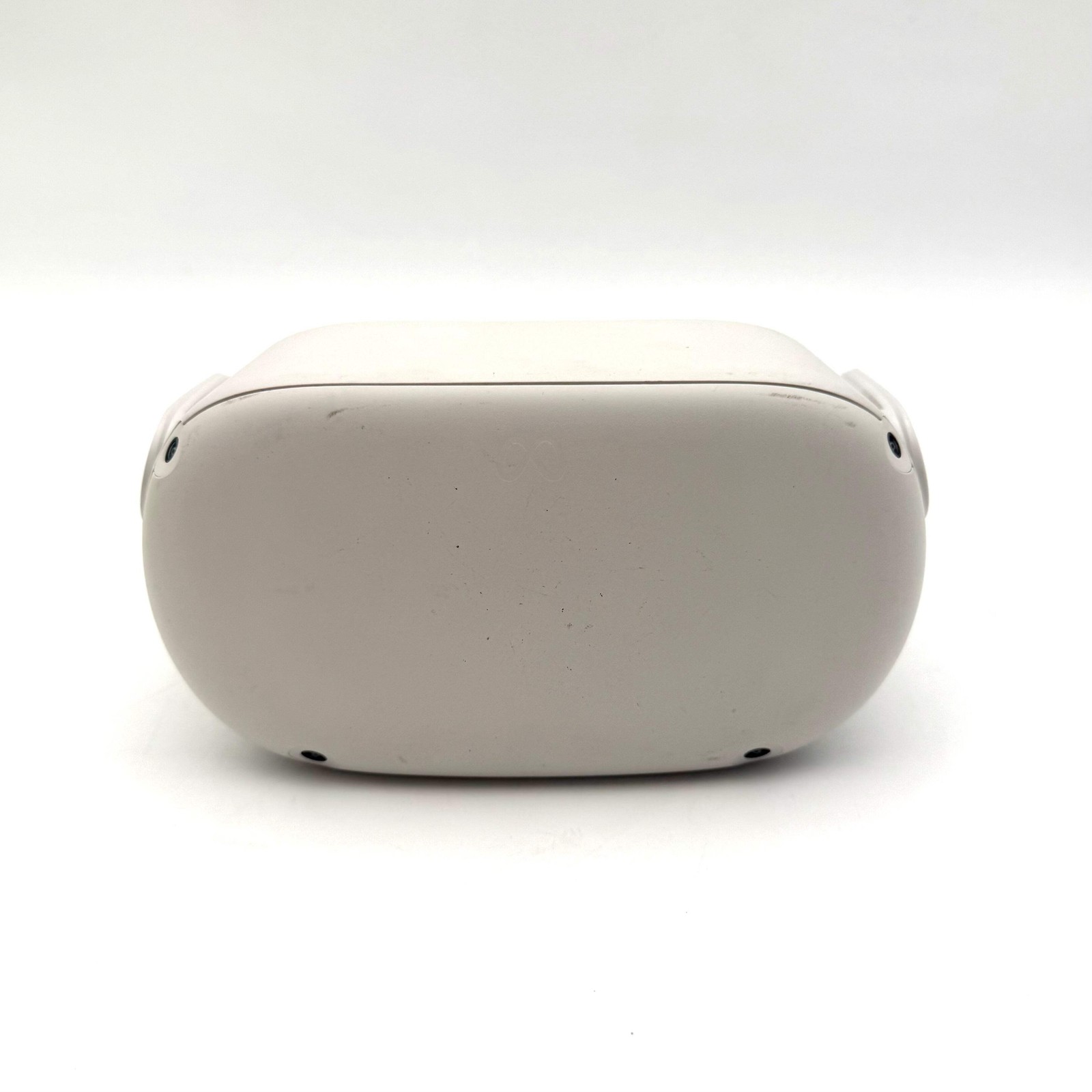 Meta Quest 2 VR Headset White Used – B Light Scratches