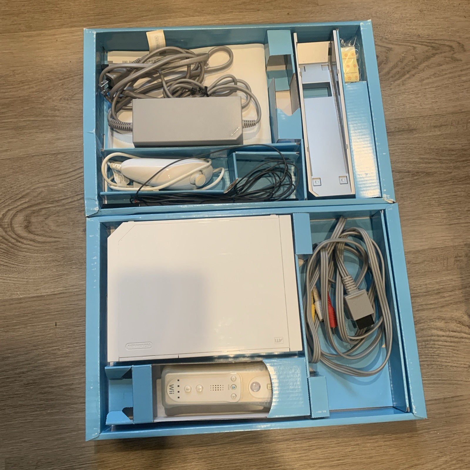 Nintendo Wii Console Bundle – White – Region Free